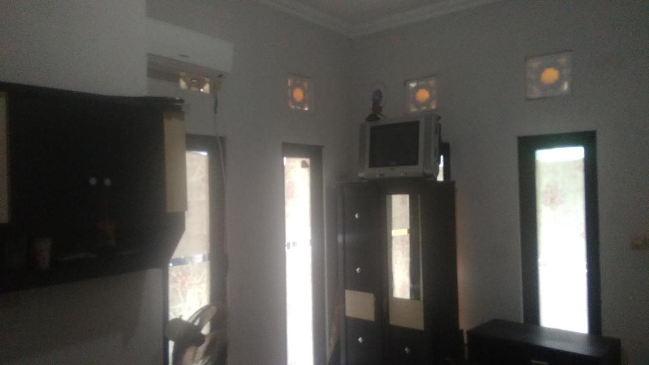 Kost Backpacker Hotel Sidoarjo Exterior foto