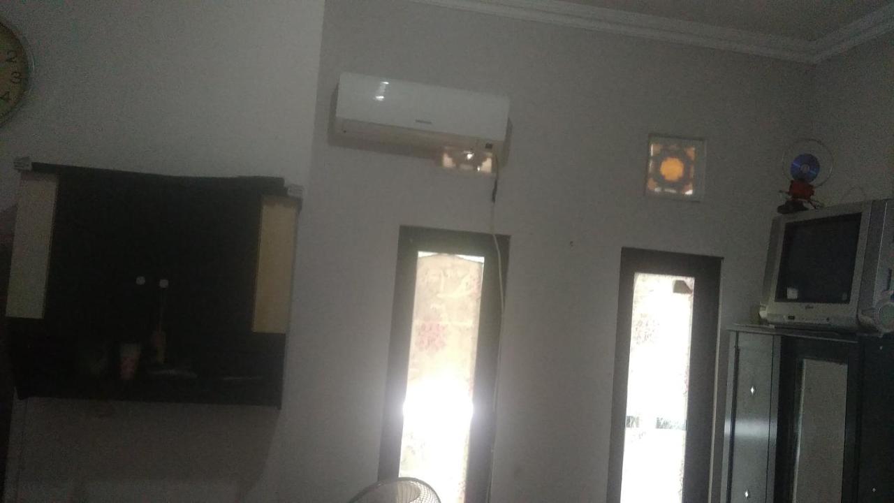 Kost Backpacker Hotel Sidoarjo Exterior foto