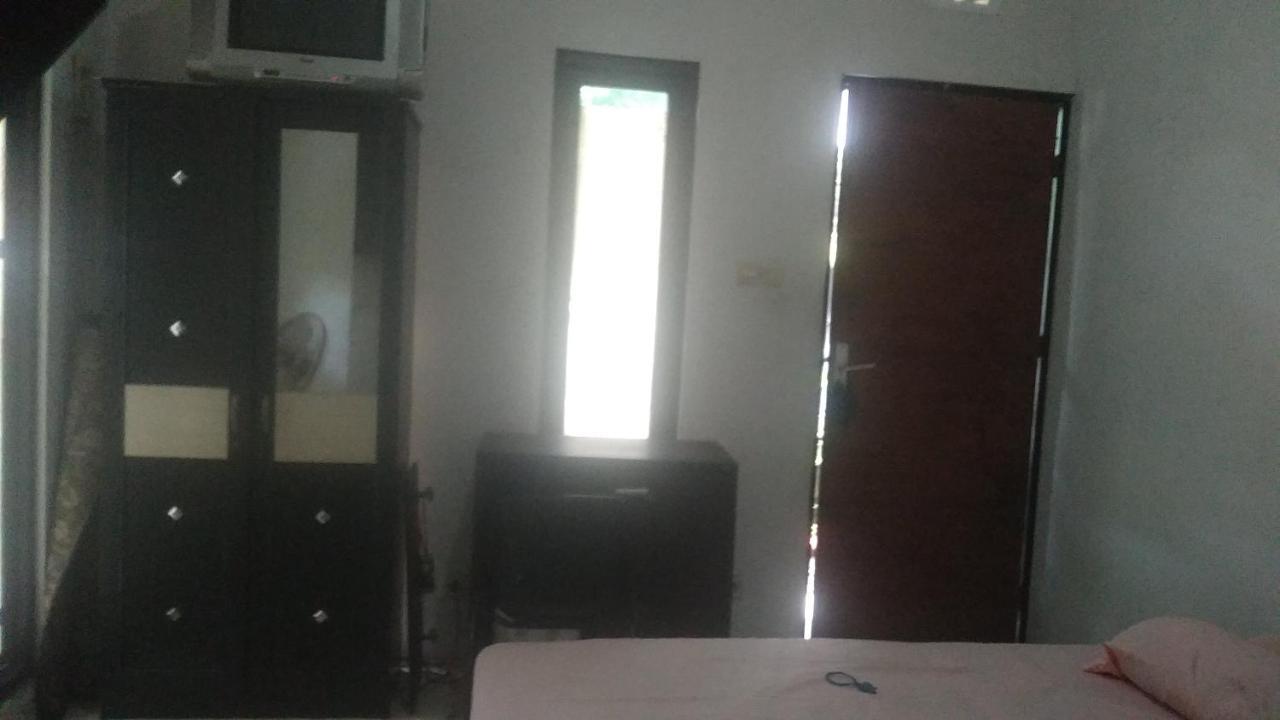 Kost Backpacker Hotel Sidoarjo Exterior foto