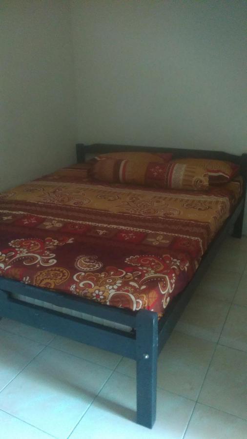Kost Backpacker Hotel Sidoarjo Exterior foto