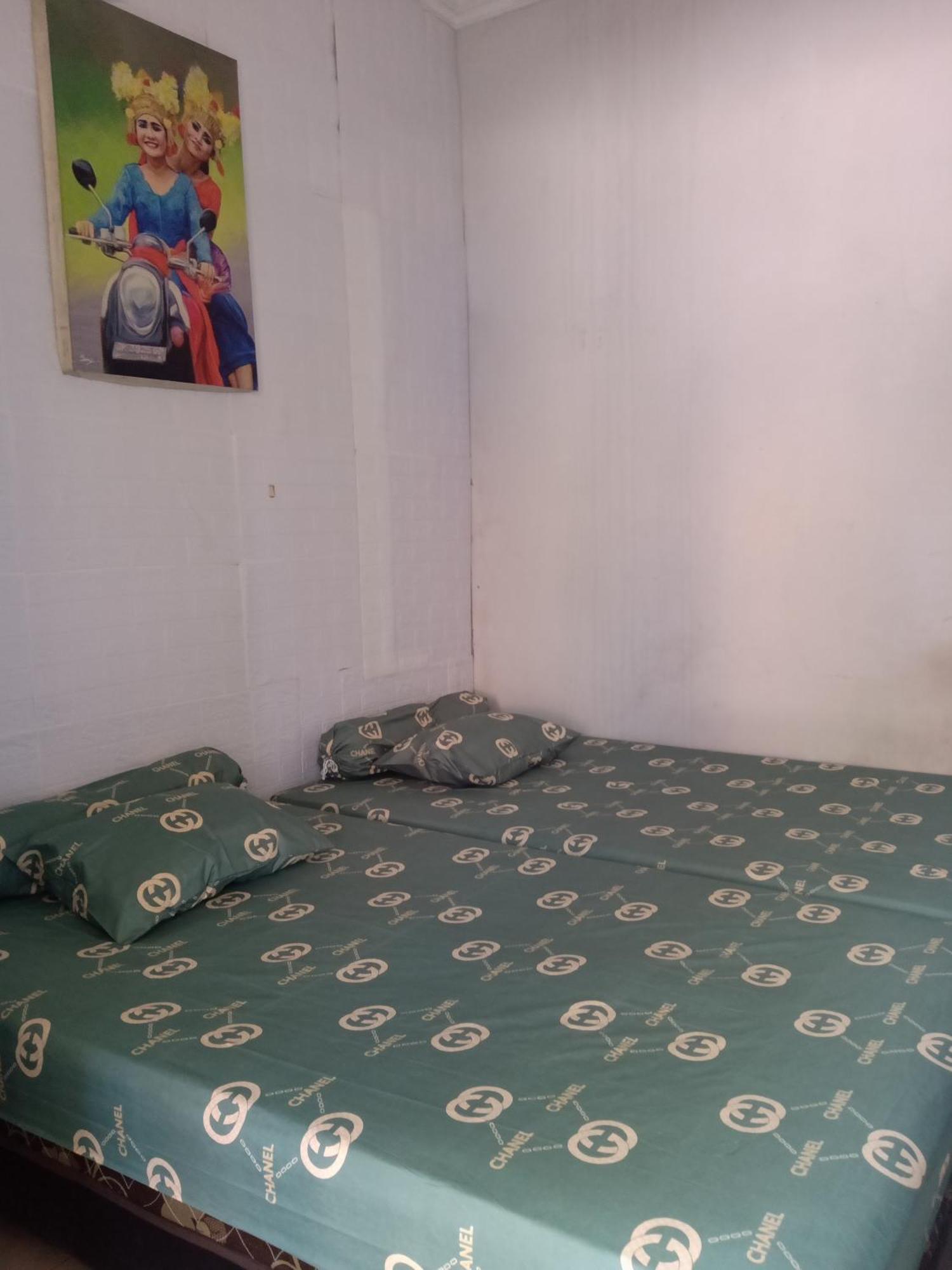 Kost Backpacker Hotel Sidoarjo Exterior foto