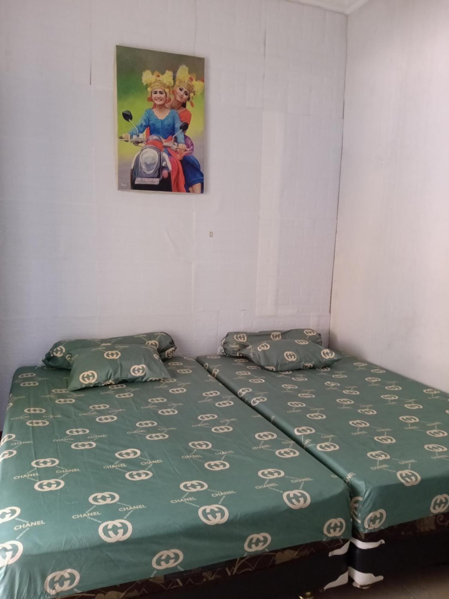 Kost Backpacker Hotel Sidoarjo Exterior foto