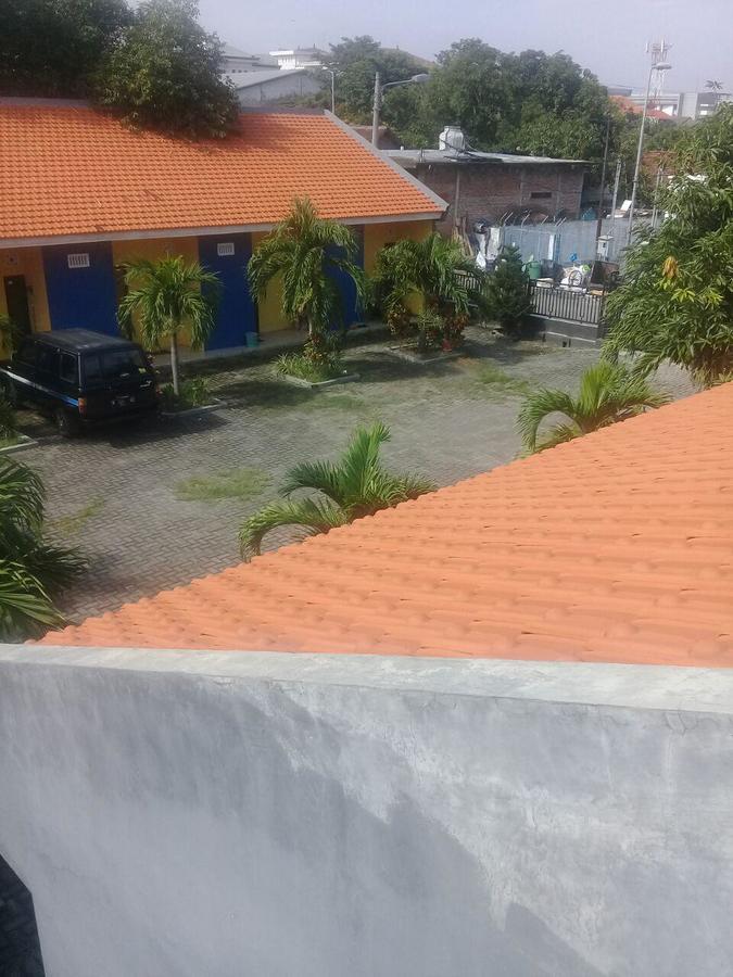 Kost Backpacker Hotel Sidoarjo Exterior foto
