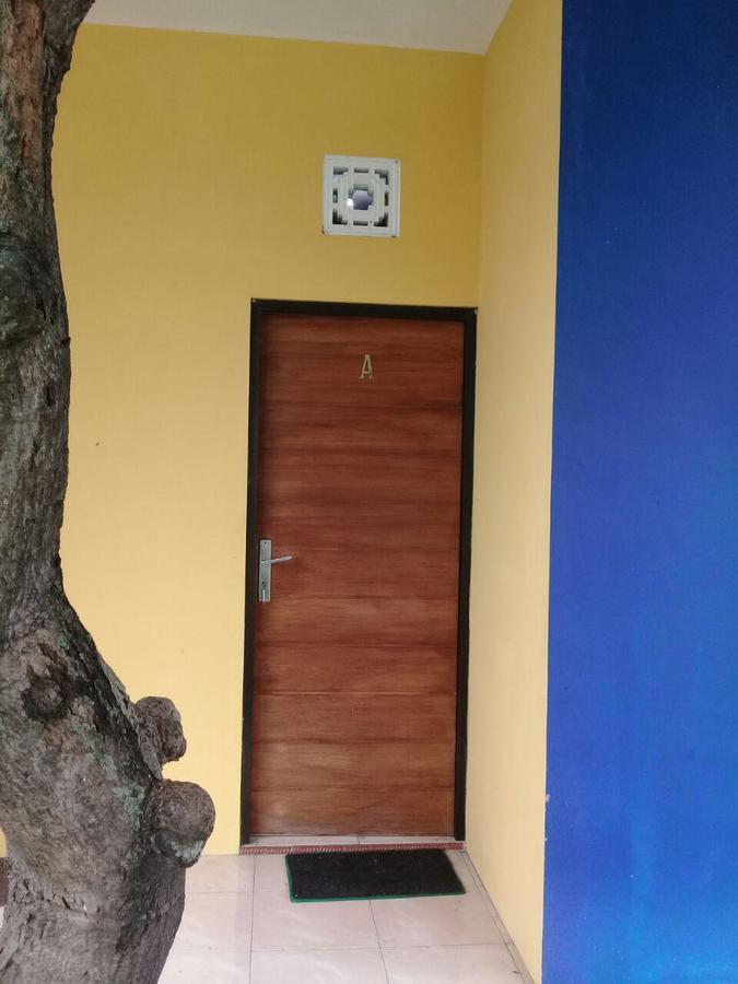 Kost Backpacker Hotel Sidoarjo Exterior foto