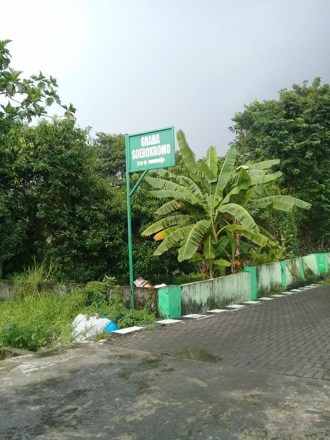 Kost Backpacker Hotel Sidoarjo Exterior foto